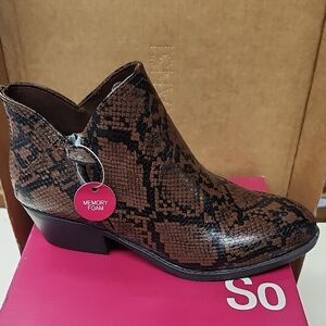 So Women's Brown Snake Print Ankle Boots